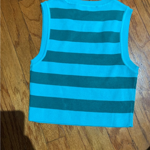 Zara Boxy Crop Tank Top - Picture 3 of 6